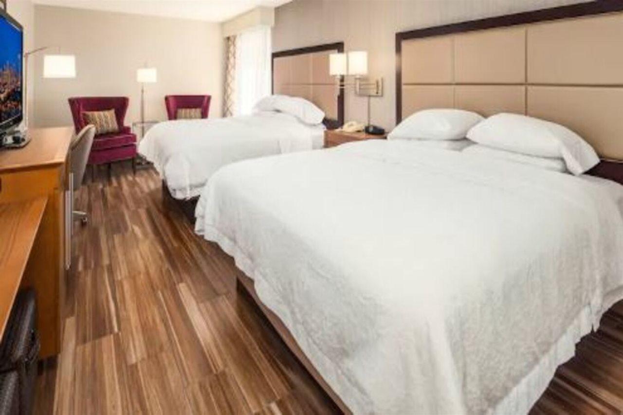Hampton Inn & Suites Seattle North/Линвуд Экстерьер фото