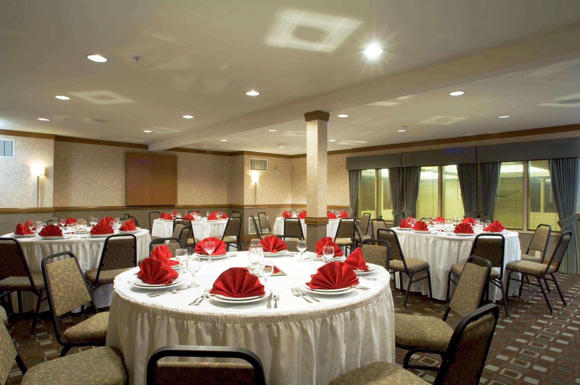 Hampton Inn & Suites Seattle North/Линвуд Ресторан фото