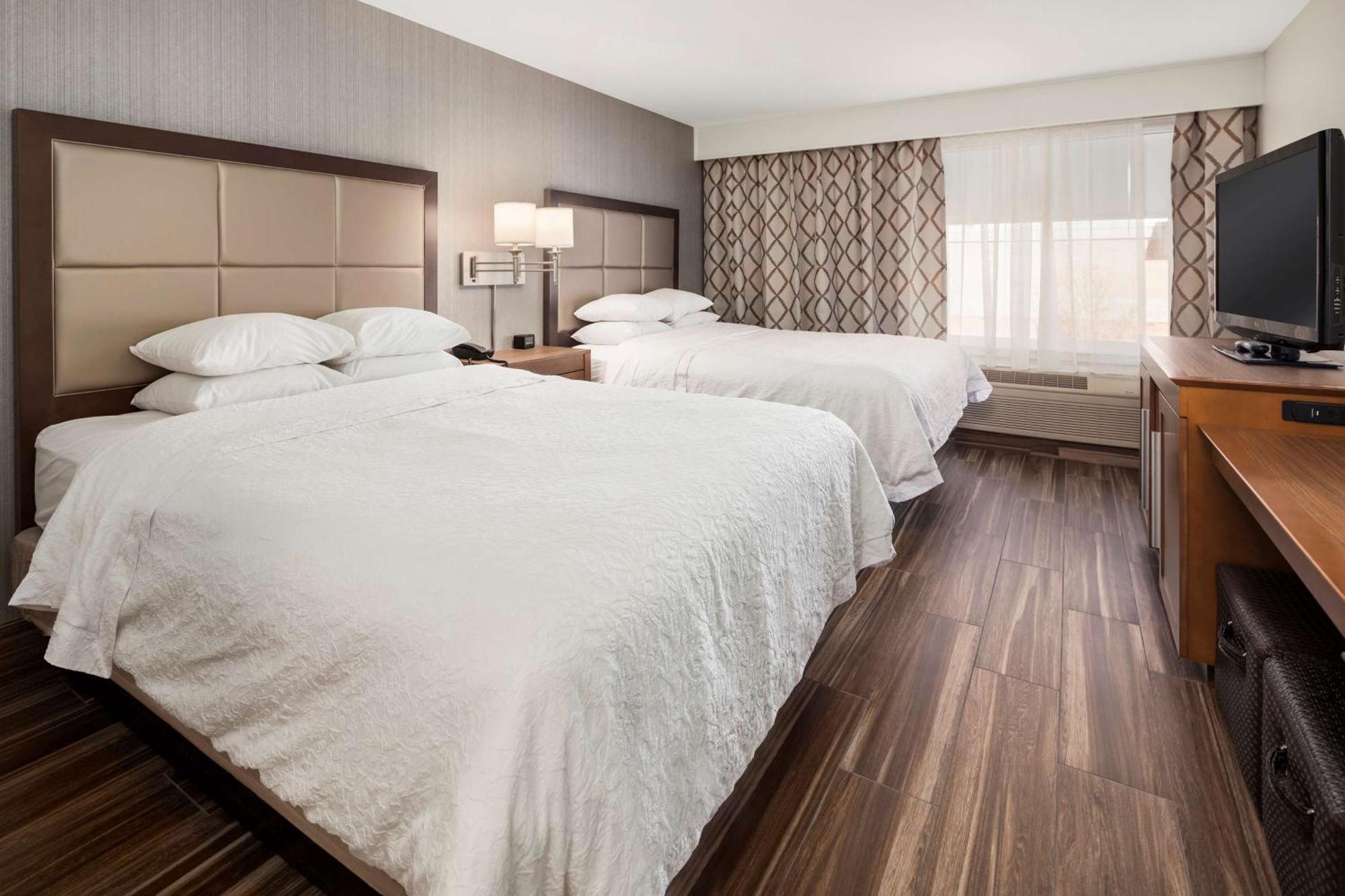 Hampton Inn & Suites Seattle North/Линвуд Экстерьер фото