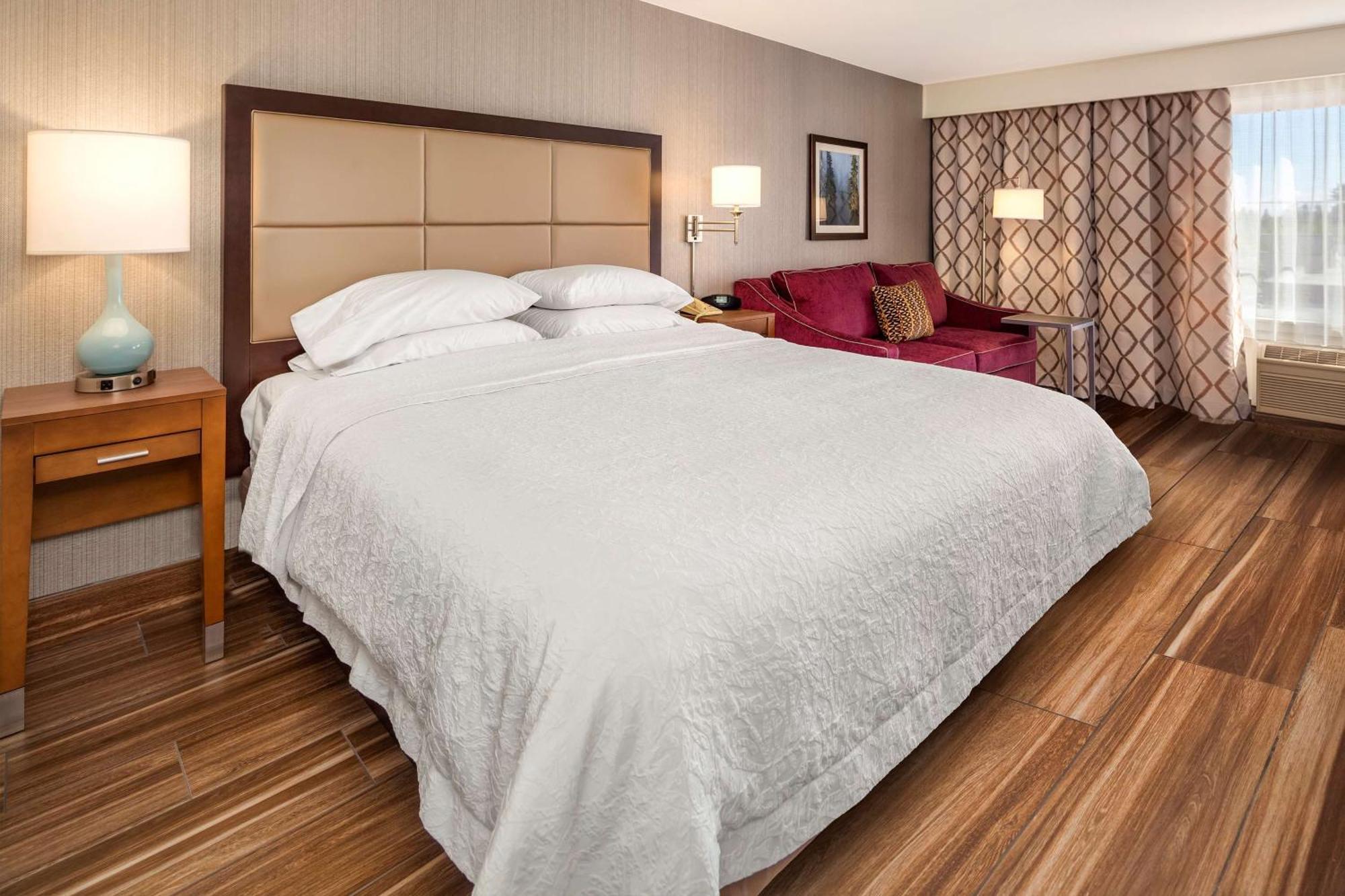 Hampton Inn & Suites Seattle North/Линвуд Экстерьер фото