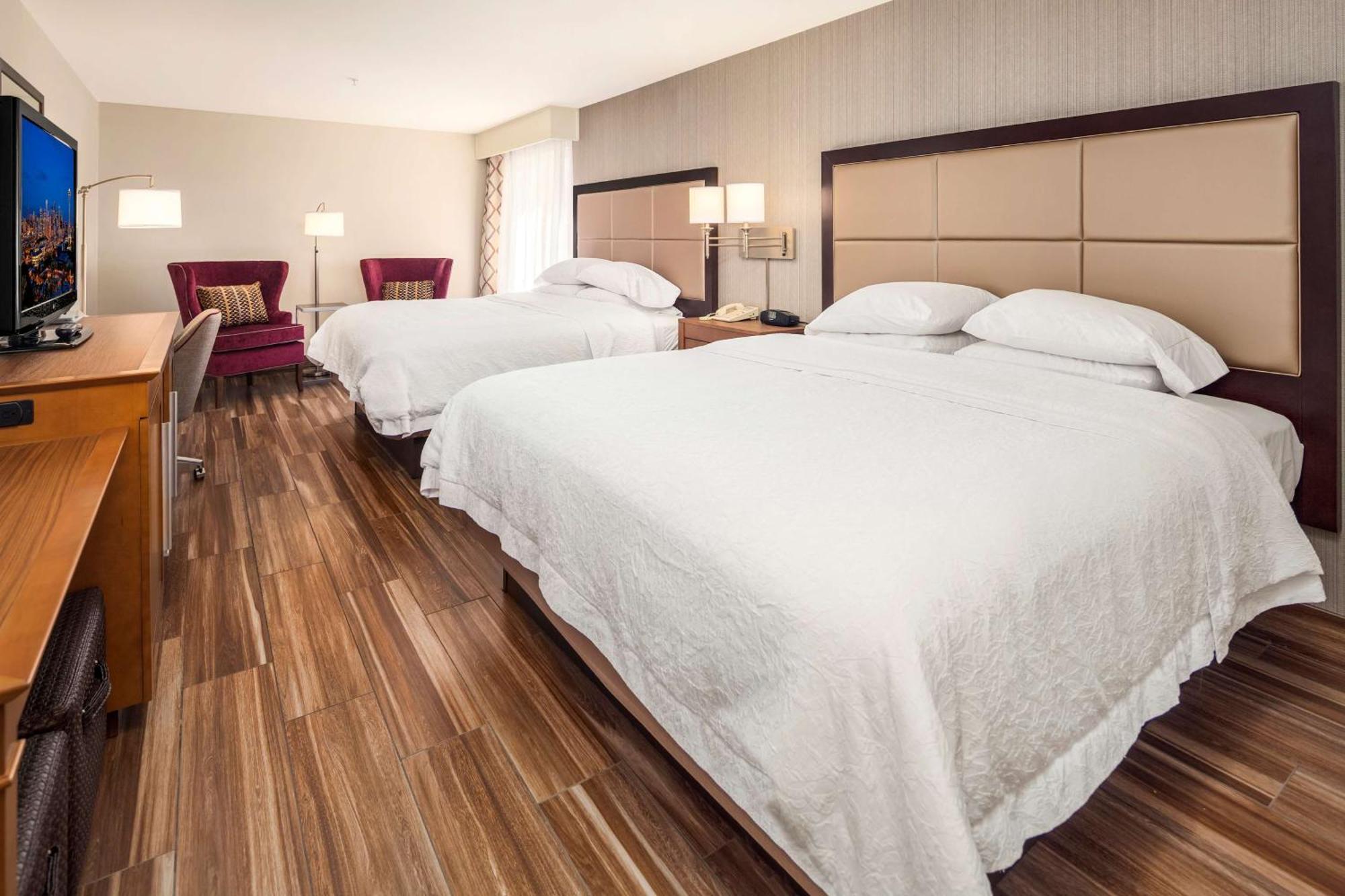 Hampton Inn & Suites Seattle North/Линвуд Экстерьер фото